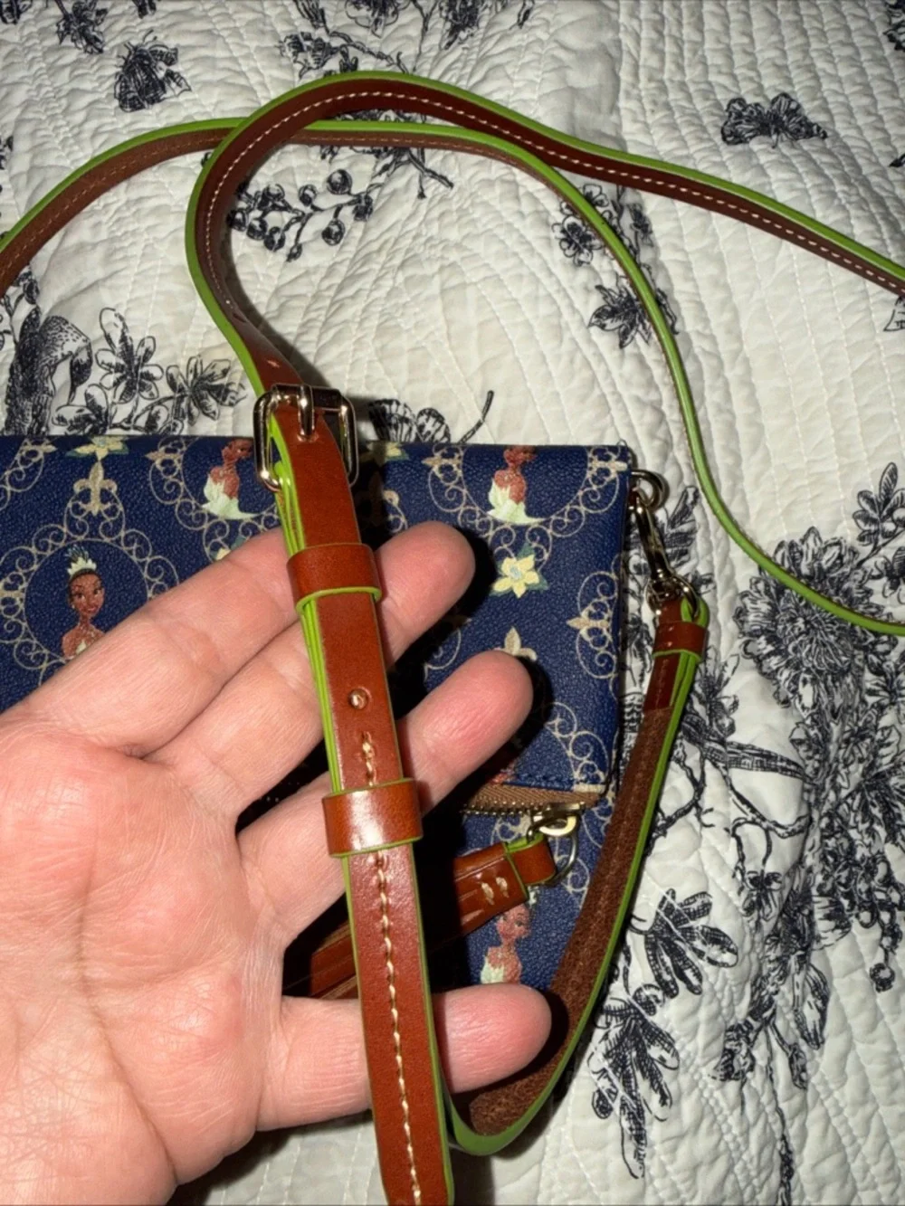 Tiana Disney Dooney and Bourke clutch or crossbody purse - Picture 4 of 14